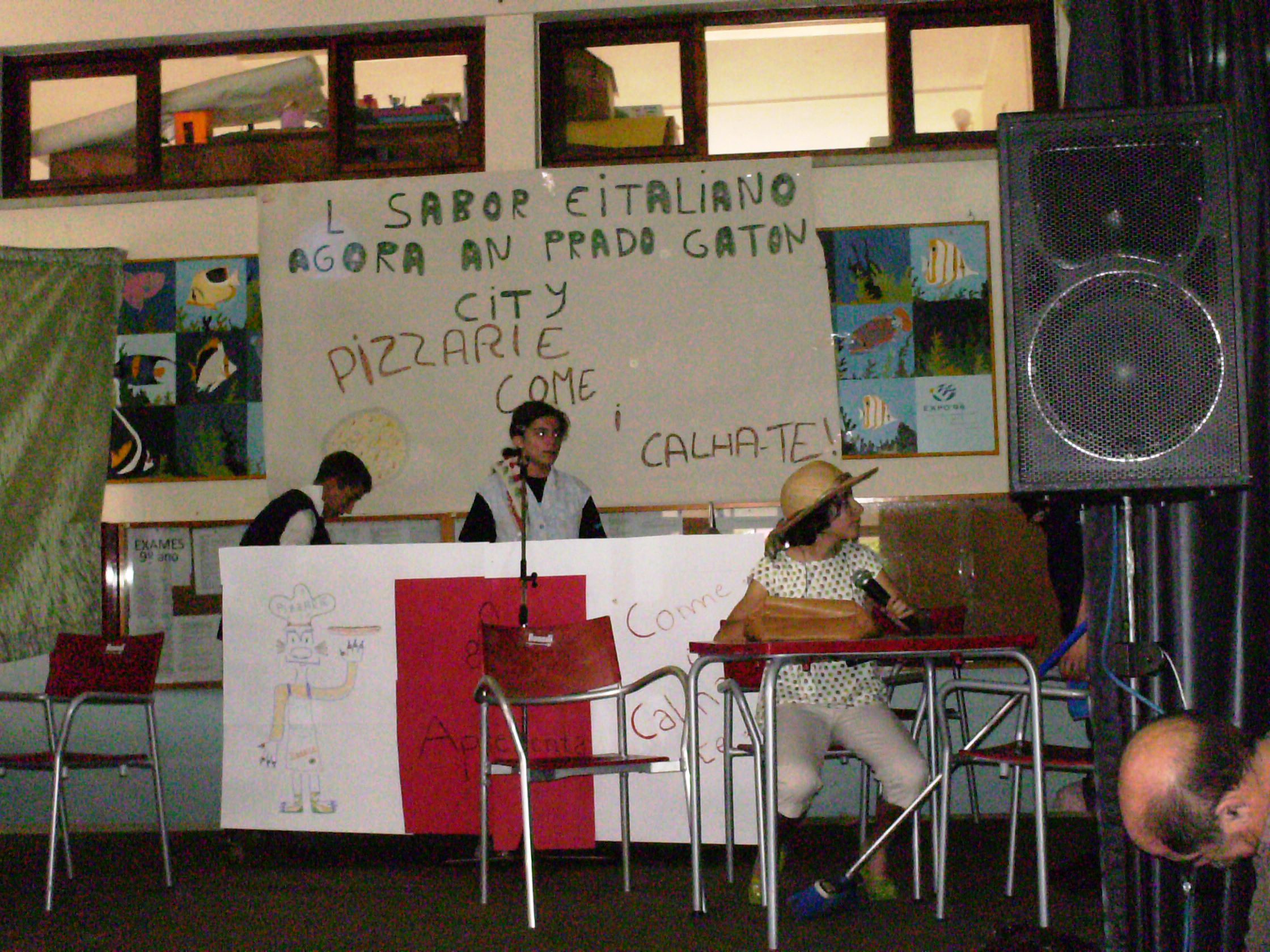 TEATRO MIRANDÊS NA ESCOLA TRIATO MIRANDÉS NA SCUOLA L Agrupamiento de Scuolas de Sendin fizo hoije la fiesta…