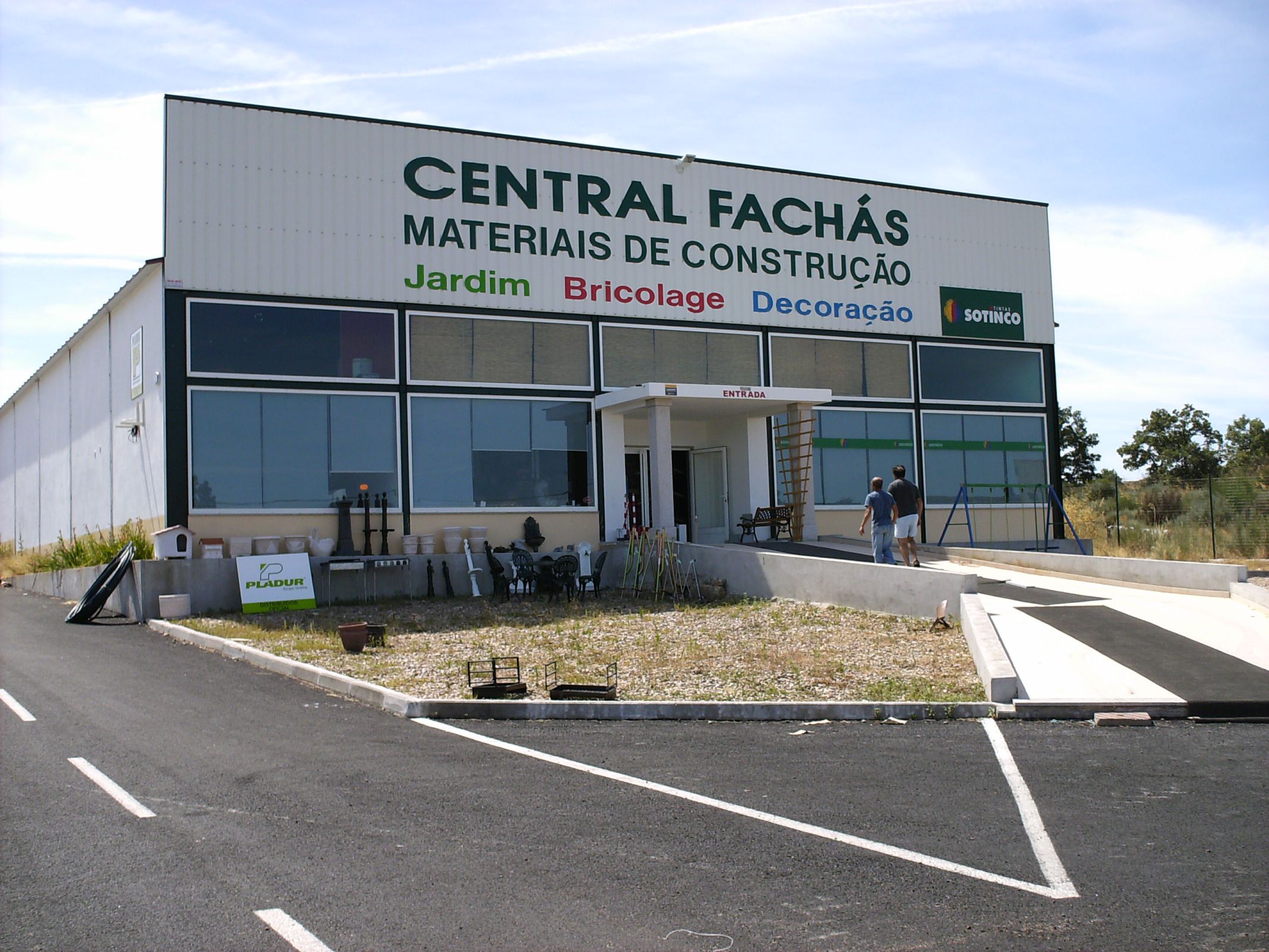 ZONA ANDUSTRIAL La nuossa zona andustrial bai-se fazendo a –purro i a maço-, porque inda hai sendineses que…