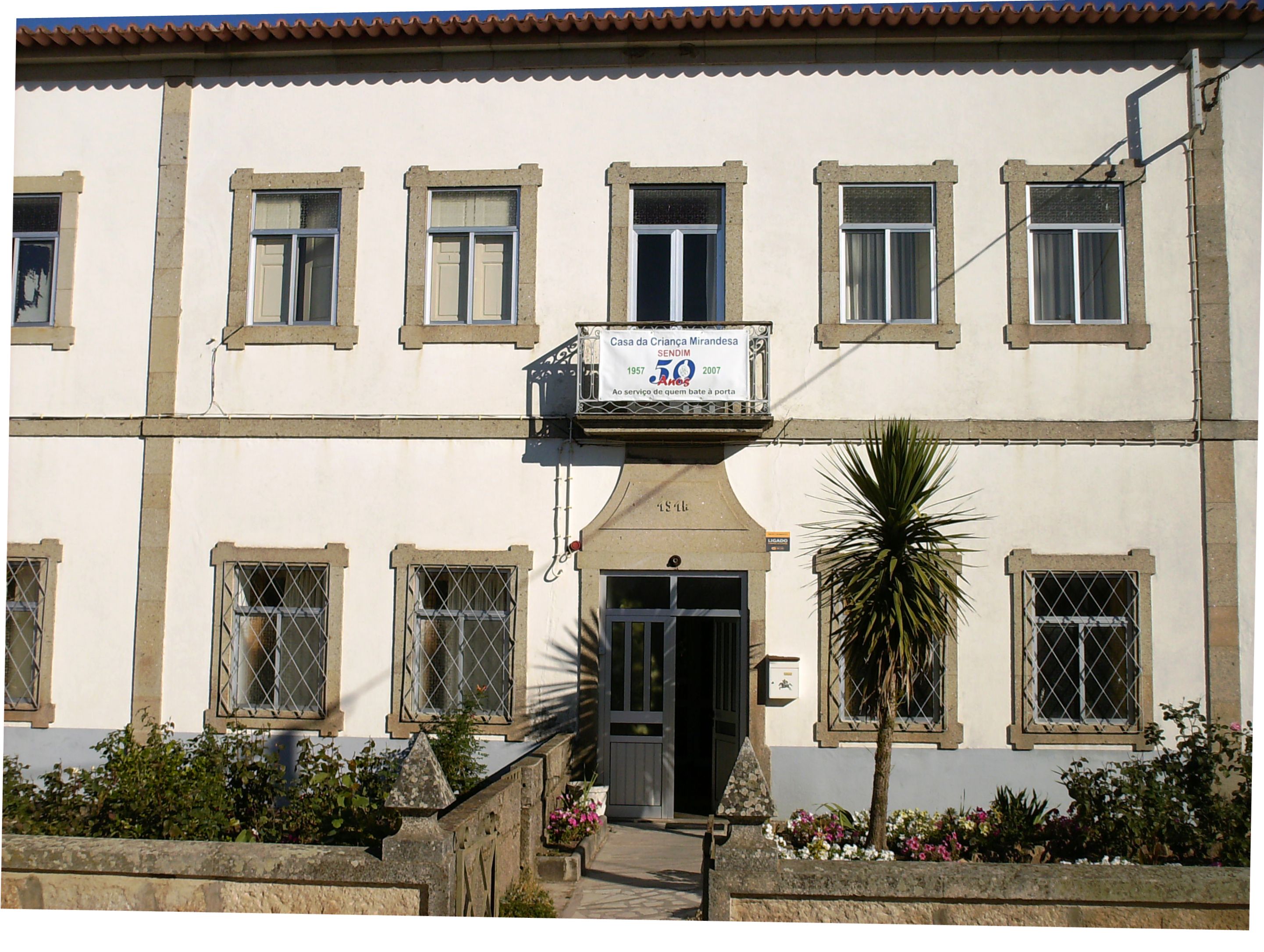 A CASA DA CRIANÇA MIRANDESA FAZ 50 ANOS L ASILO FAÇ 50 ANHOS Faç 50 anhos que se einaugurou l Asilo. L Asilo…