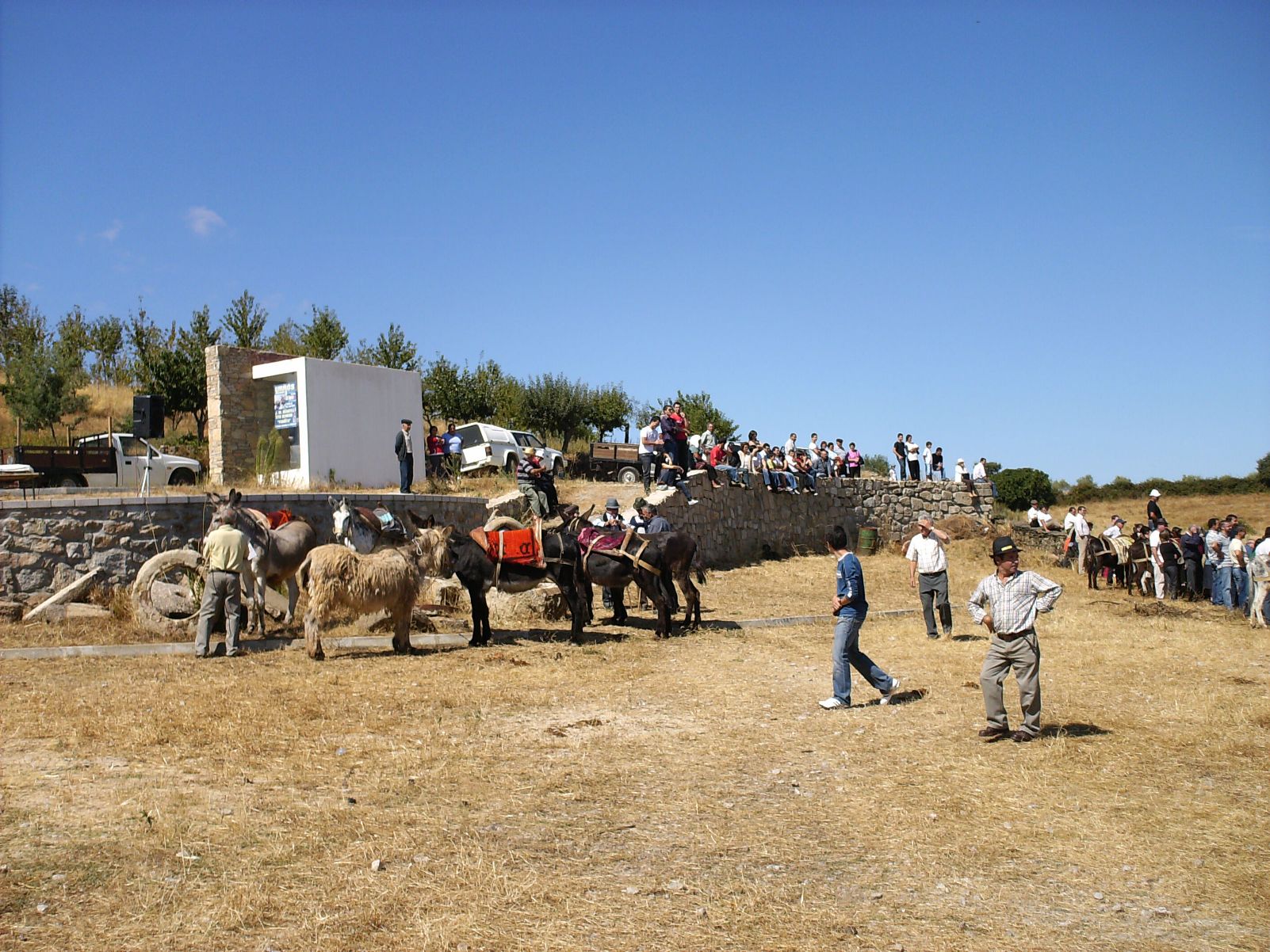 A FEIRA DE AZINHOSO LA FEIRA DO AZINHOSO Sendin ye ua tierra cun tanta giente i tan amportante que ls…