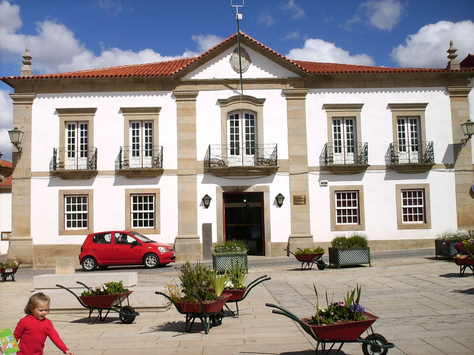 MIRANDÊS/SENDINÊS MIRANDÉS/SENDINÉS Mantener todos ls dies un sitio cumo este nun ye fácele i anton an…