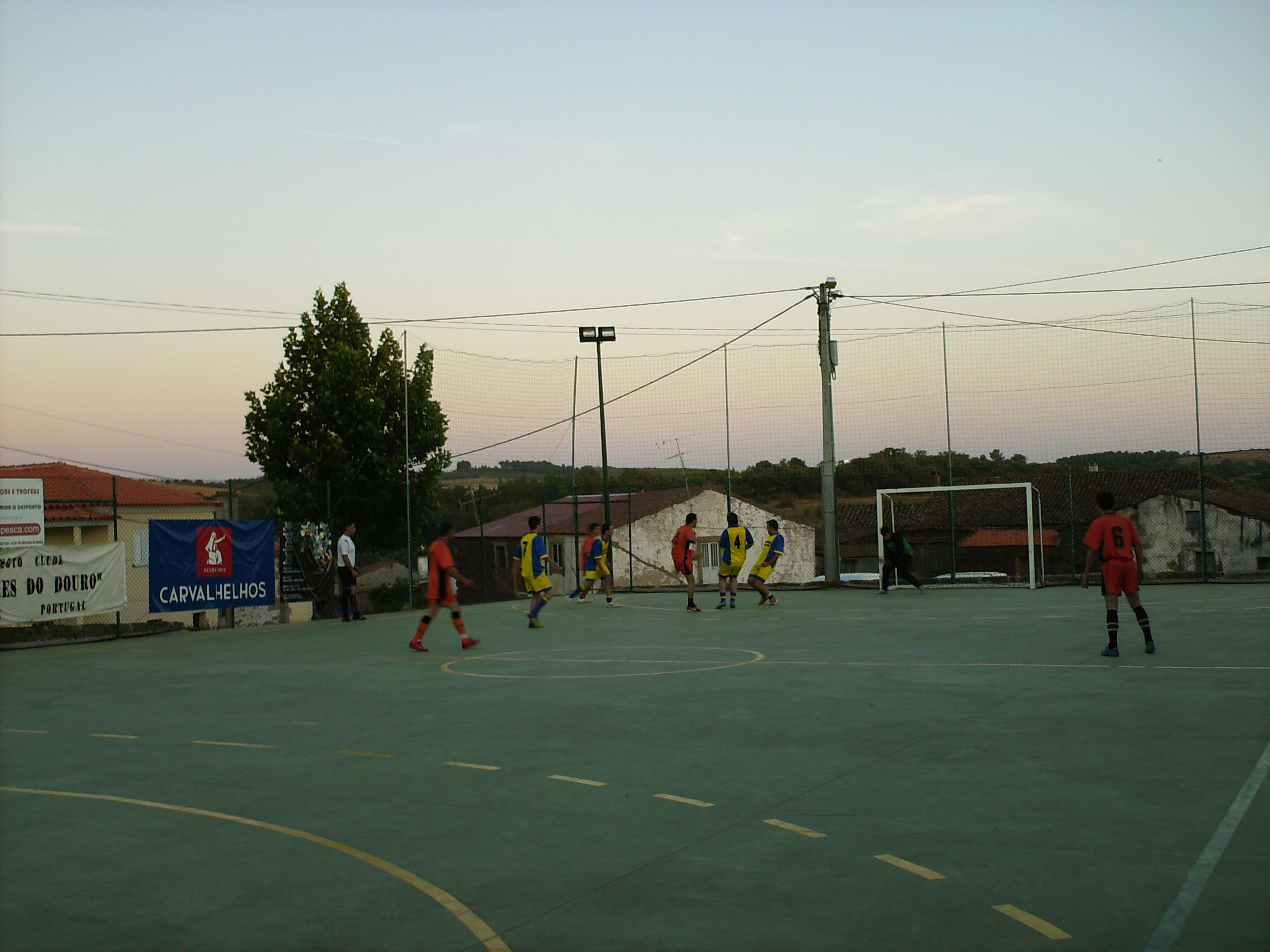 COMEÇARAM OS TORNEIOS DE FUTSAL AMPEÇÓRUN LS TORNEIOS DE FUTSAL Chega l Berano i ampéçan ls torneios de…