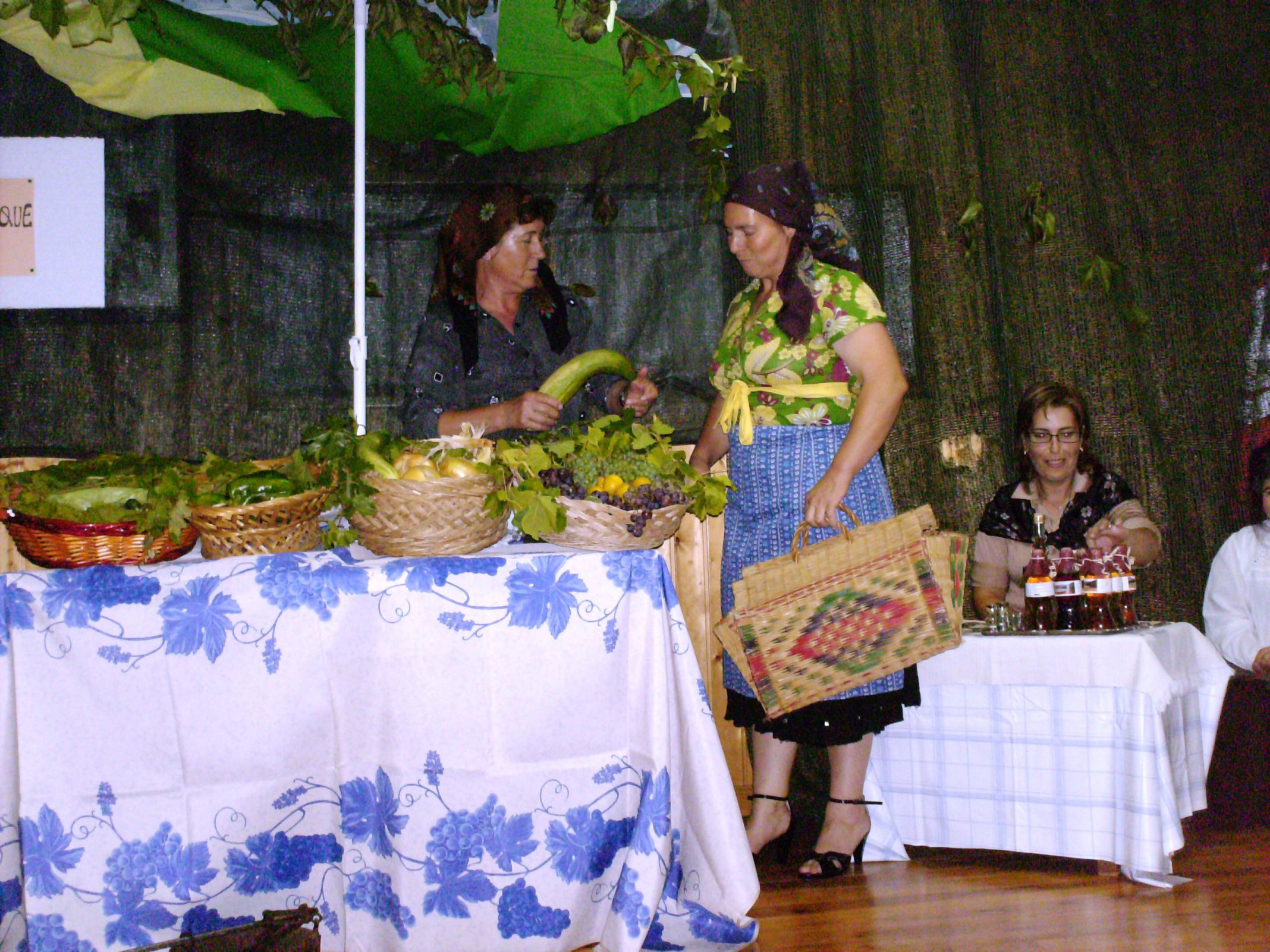 TEATRO SENDINÊS TRIATO SENDINÉS Mais un die de triato an sendinés, an Sendin i desta beç por las formandas de…