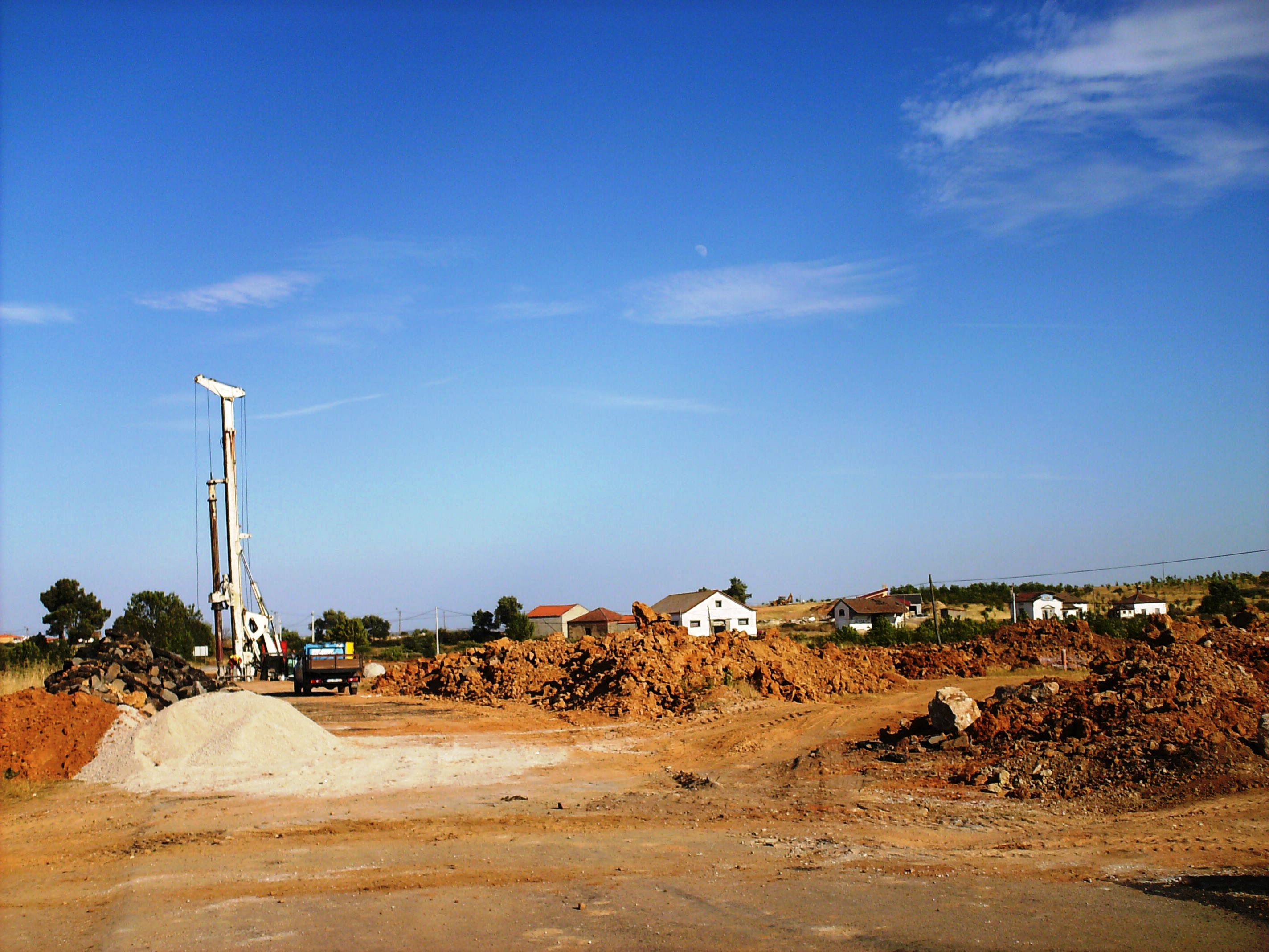 OBRAS DO IC5 NÃO PARAM OBRAS DE L IC5 NUN PÁRAN Hoije fumos ber las obras de lIC5 alredor de Sendin i bimos…