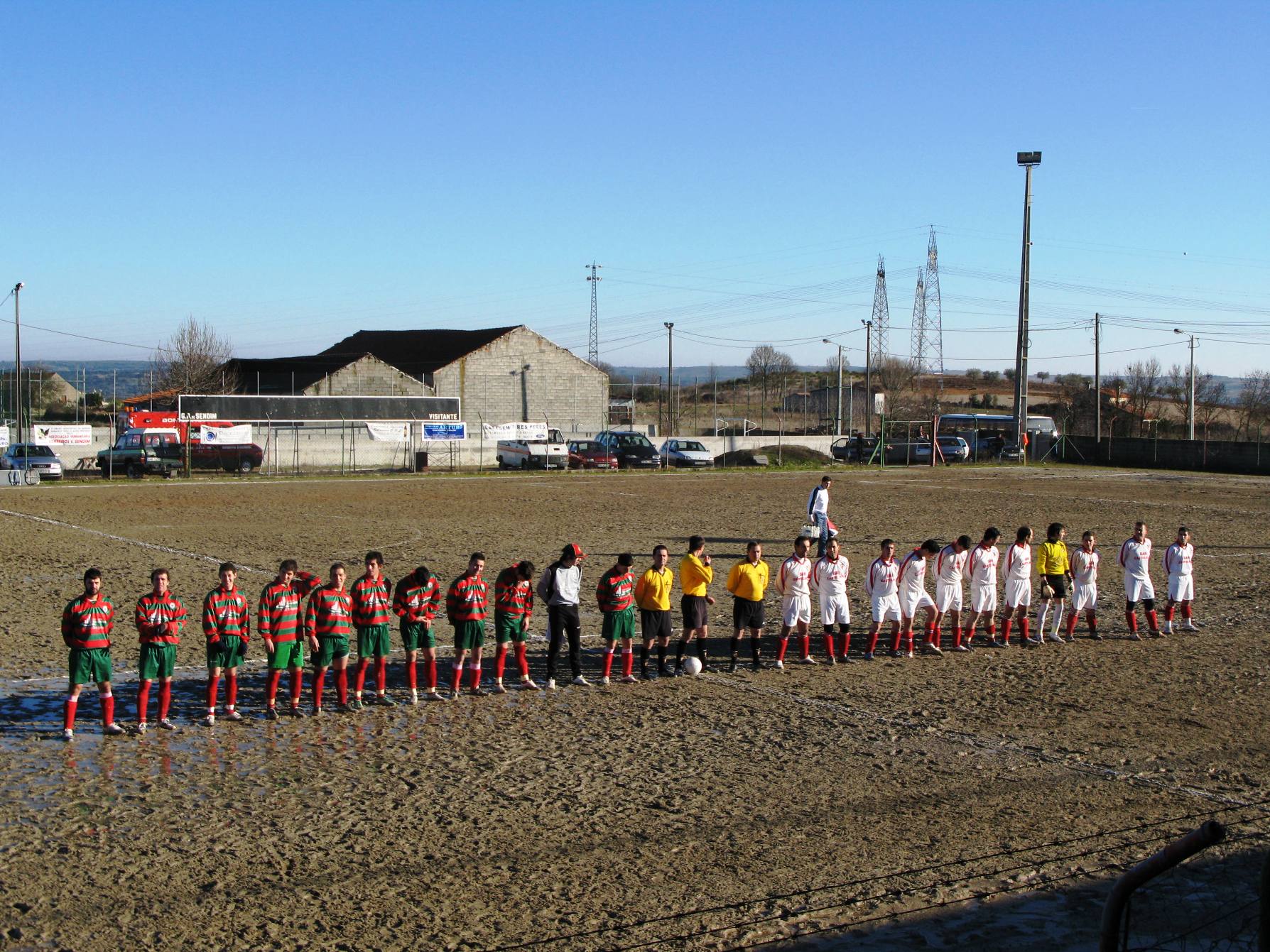 "DERBY" DO PLANALTO “DERBY” DE L PRAINO Las dues eiquipas Mirandés – 1 Sendin –-- 0 Die de sol i cun muitas…