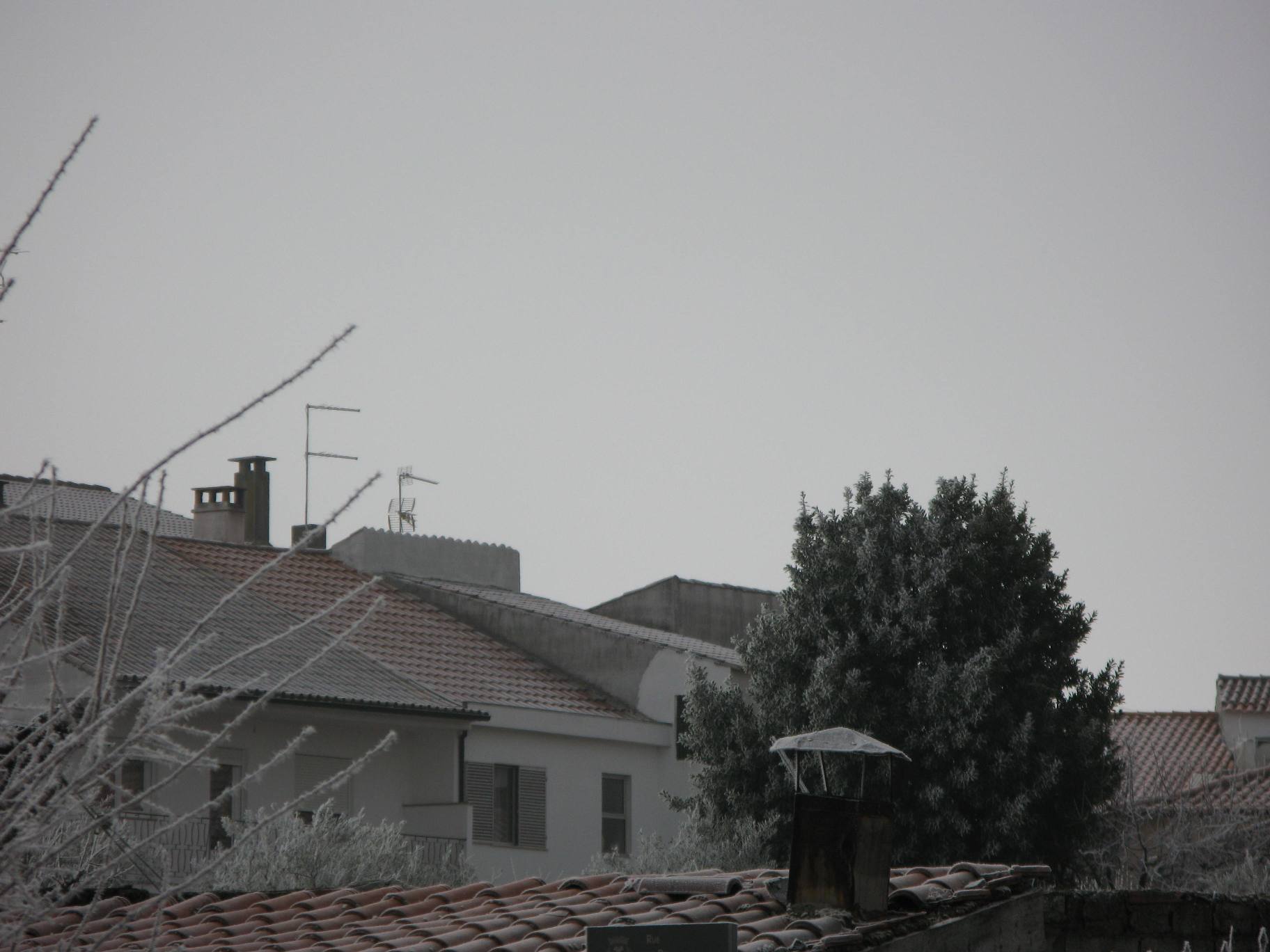 MAIS UMA INVERNADA MAIS UA AMBERNADA Apuis de la niebe i de l cenceinho bino la chuba fuorte por todo l paiç…