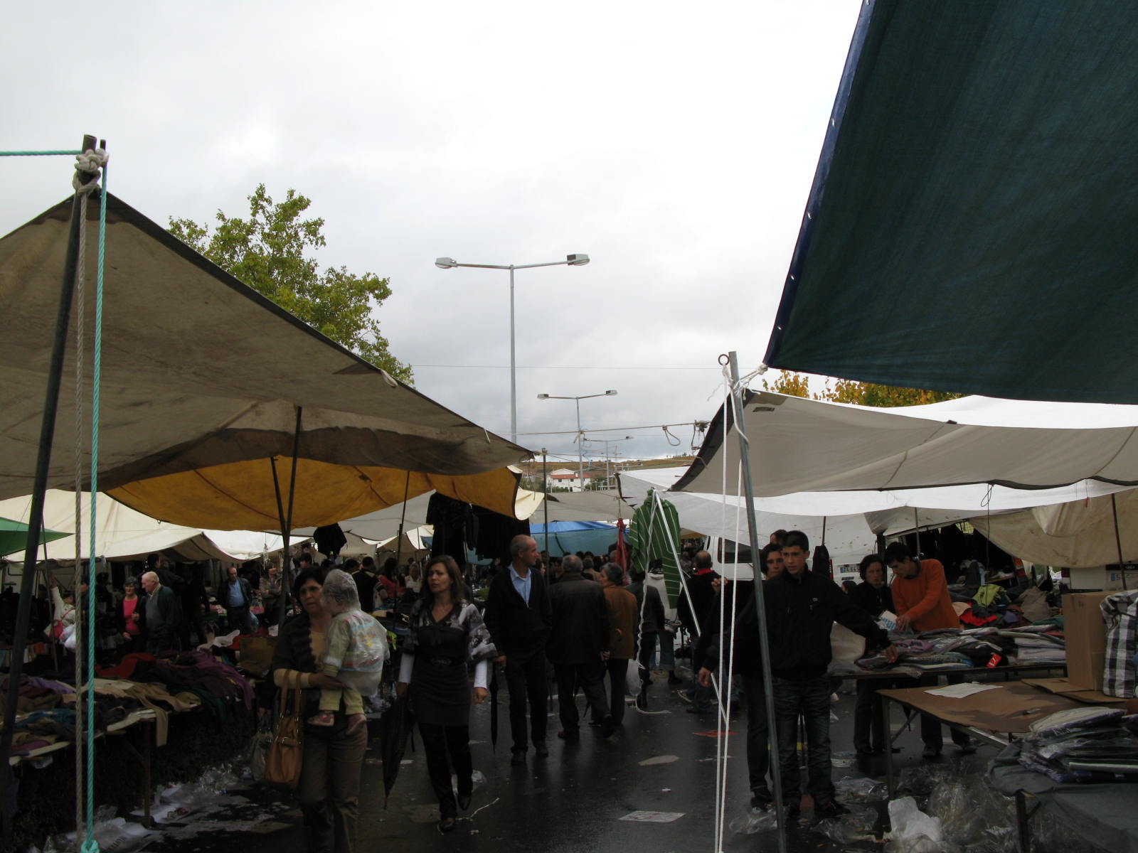 FEIRA DOS GRAZES FEIRA DE LS GRAZES La feira de ls Grazes de Sendin, feira que tenie l nome de feira de ls…