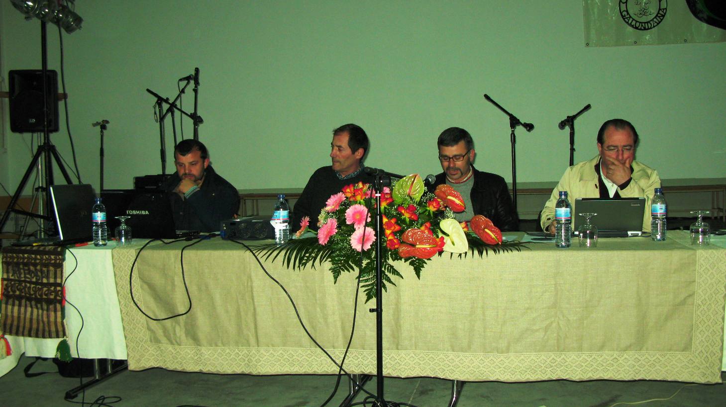 DIA CULTURAL EM FONTE ALDEIA REZOSA 2010 Mais un die dedicado a la cultura, ourganizado por la ACREFA…