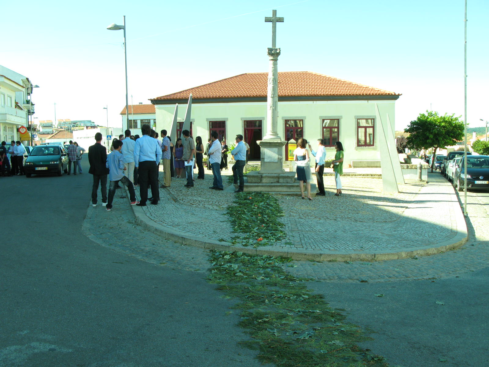 BISPO DE MIRANDA-BRAGANÇA VISITA SENDIM L Bispo de la nuossa diocese bejitou Sendin para presidir a la…