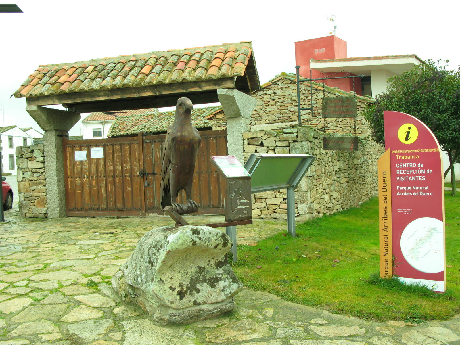 TRABANCA - SALAMANCA OS 100 MELHORES VINHOS DE ESPANHA E PORTUGAL Acaba de ser apresentado o Guia Arribe 2011…