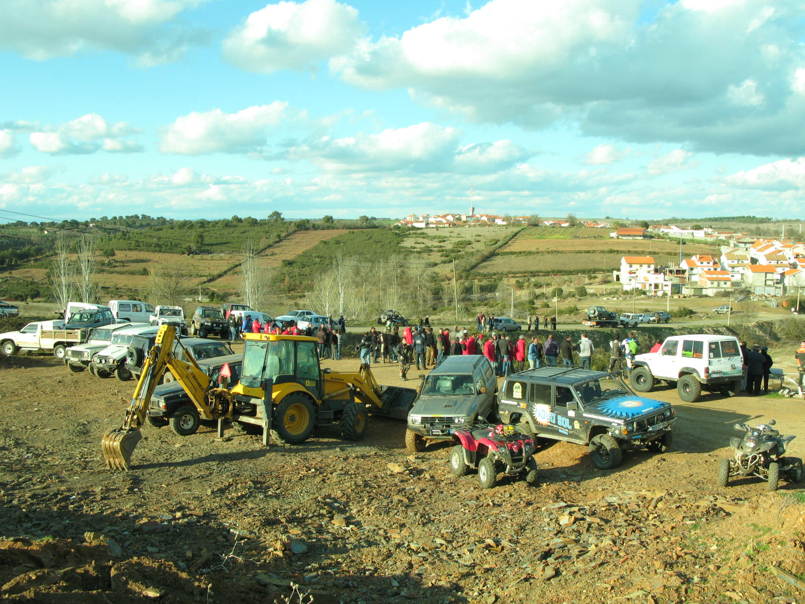 PALAÇOULO TRIAL JEEPS Palaçoulo teve hoje mais uma tarde de desporto TT com as motos 4x4 e os jeeps a…