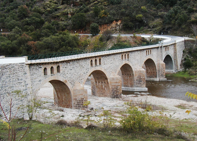 PONTE DE REMONDES VAI FICAR DEBAIXO DE ÁGUA Roubaram lápide da Ponte de Remondes Foi furtada uma laje…