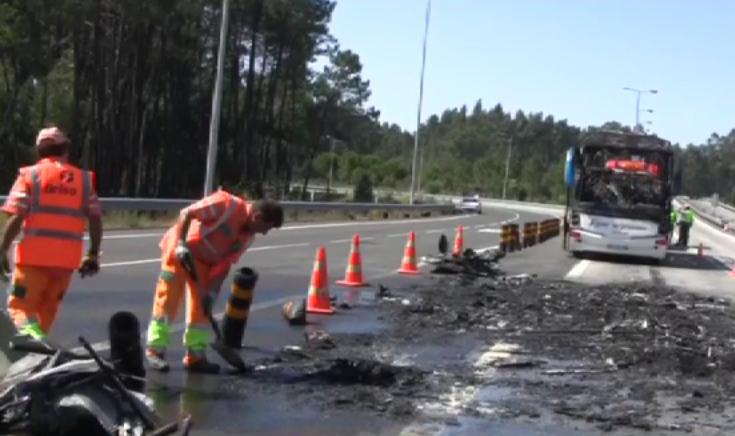 MIRANDA DO DOURO Fátima: Autocarro incendeia-se na A1 Um autocarro da Rede Expressos incendiou-se na manhã…