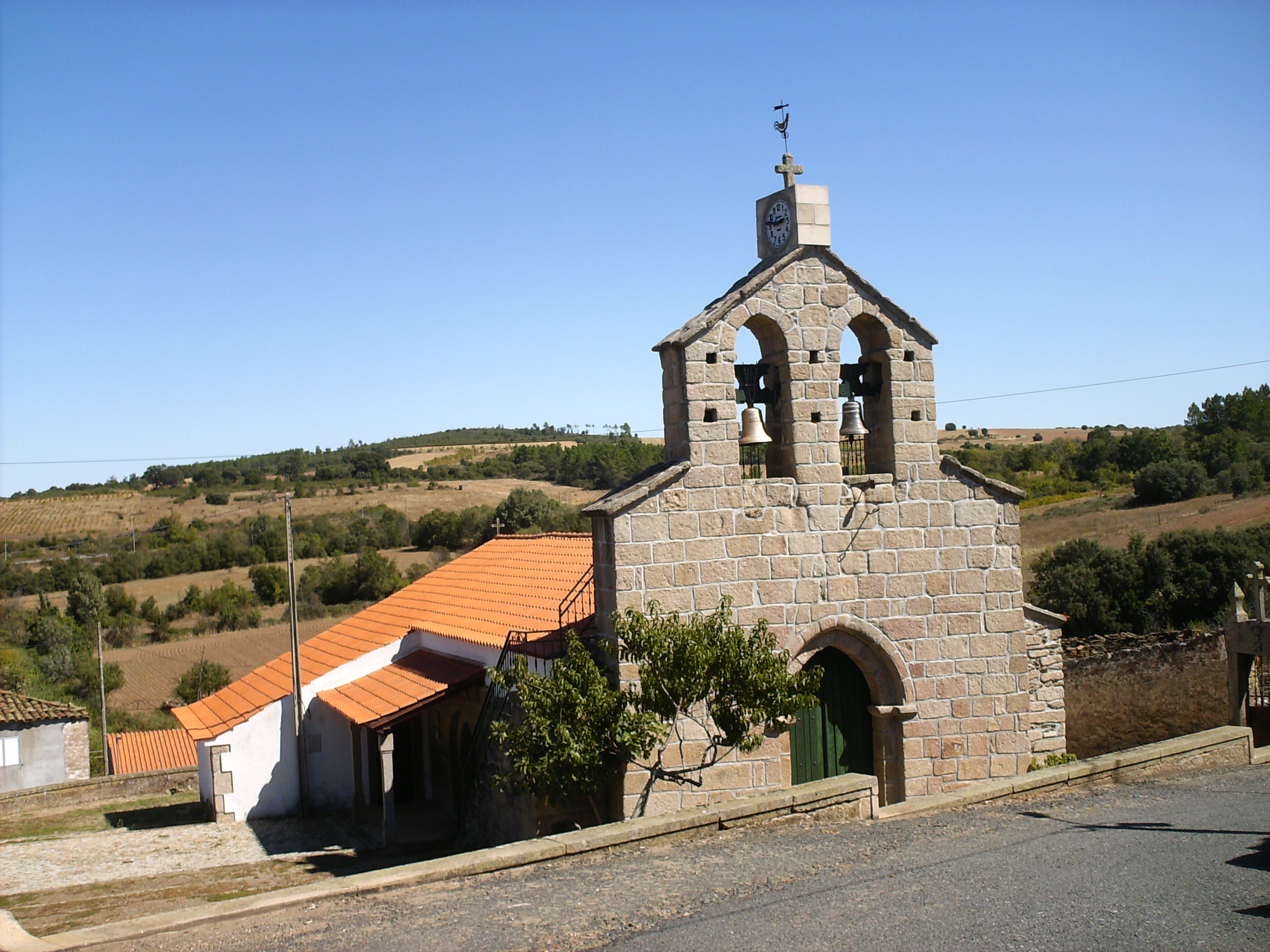 ATENOR RONDA DAS ADEGAS É já no dia 25, 26 e 27 de Maio a tradicional "Ronda das Adegas" na aldeia de Atenor…