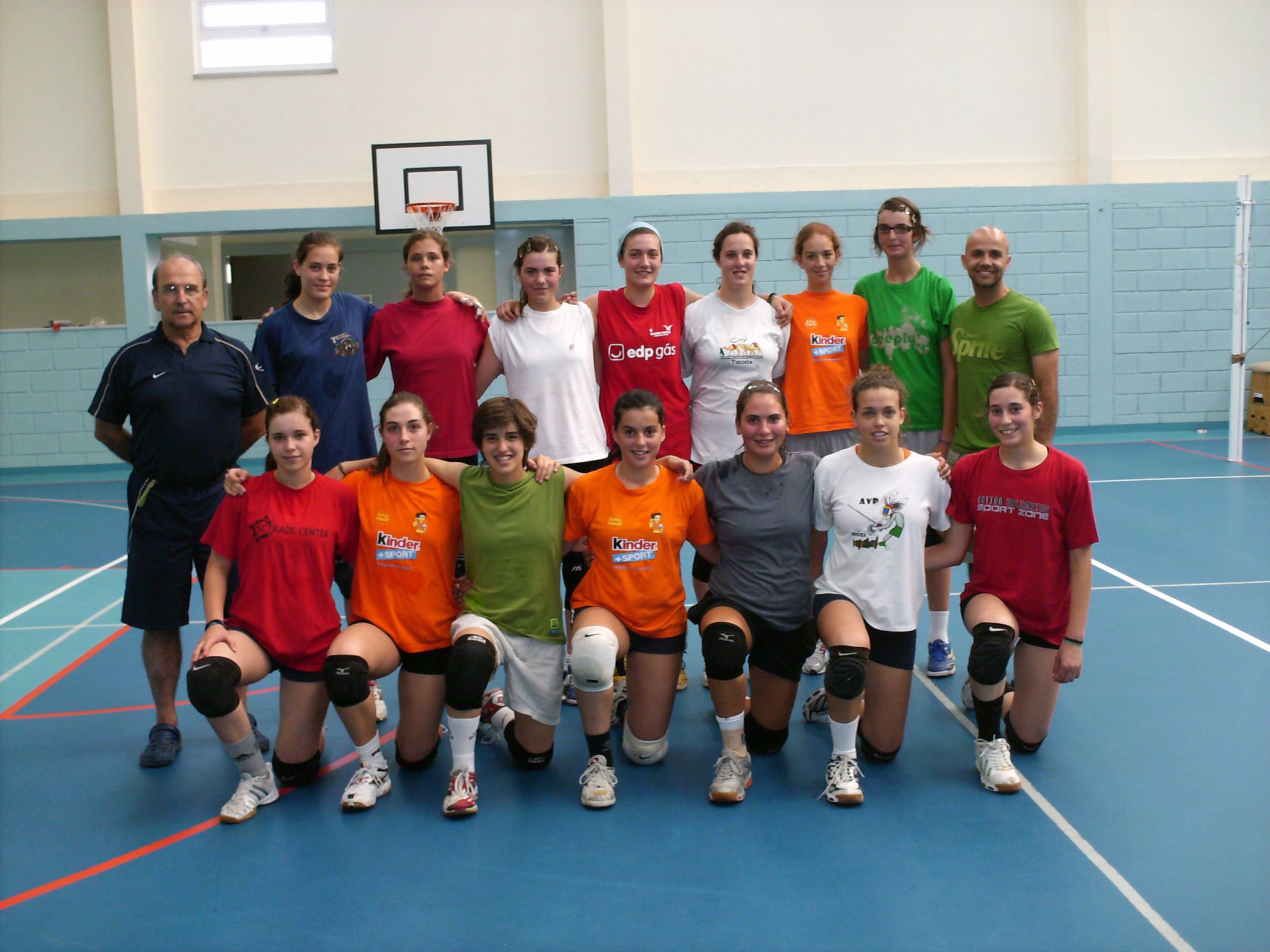 SELECÇÃO FEMININA DE CADETES DE VOLEIBOL SELEÇON NACONAL DE BOLEIBOL DE MOÇAS La seleçon femenina de cadetes…