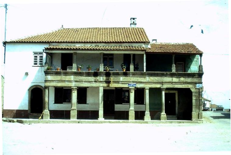 SENDIM ESCOLA PRIMÁRIA DE SENDIM Esta é uma das fotos antigas que faz parte das que vamos passar a publicar…