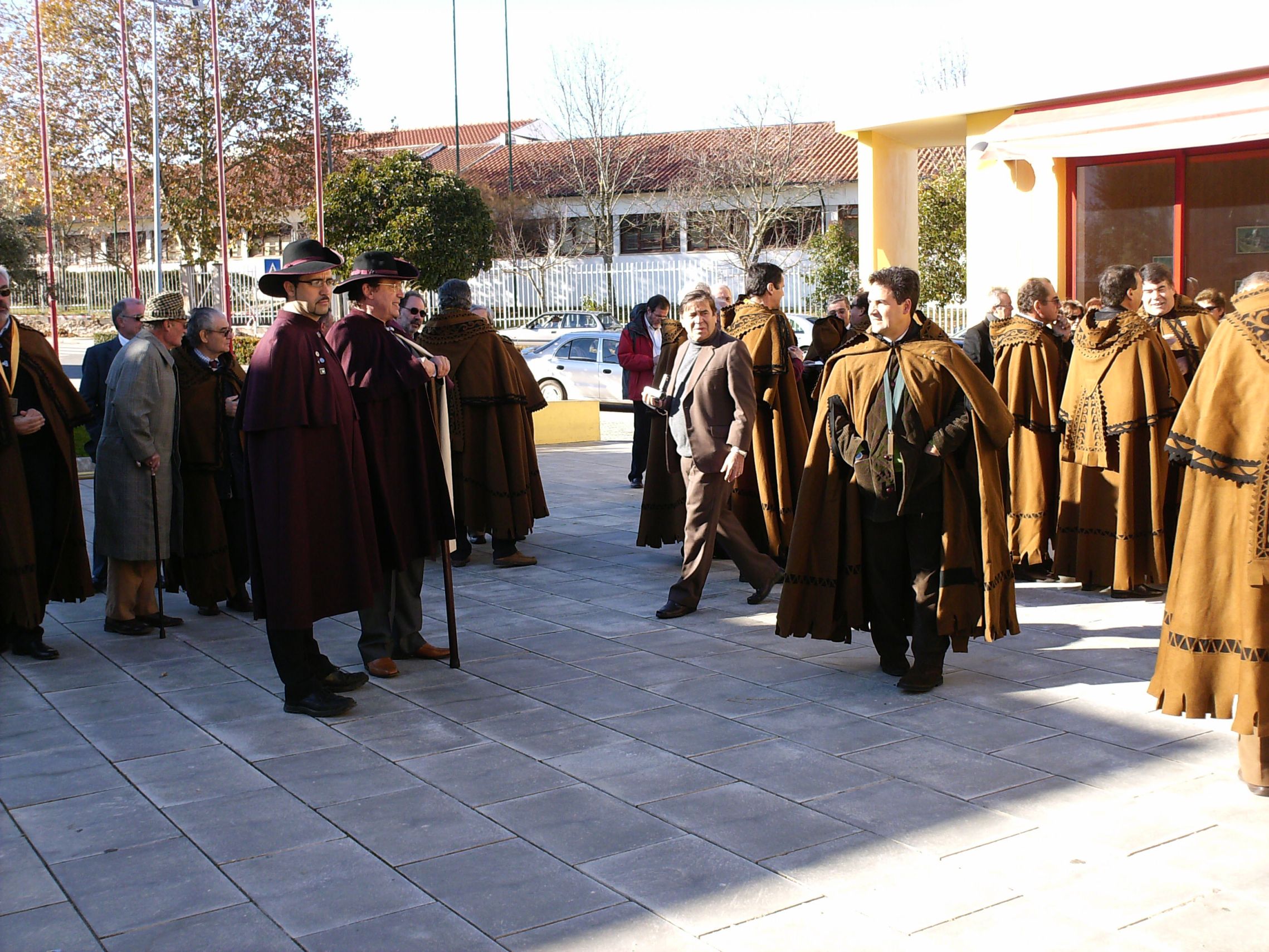 CONFRARIA ENÓFILA E GASTRONÓMICA DE TRÁS-OS-MONTES E ALTO DOURO CUNFRARIE EINOFILA I GASTRONOMICA DE…