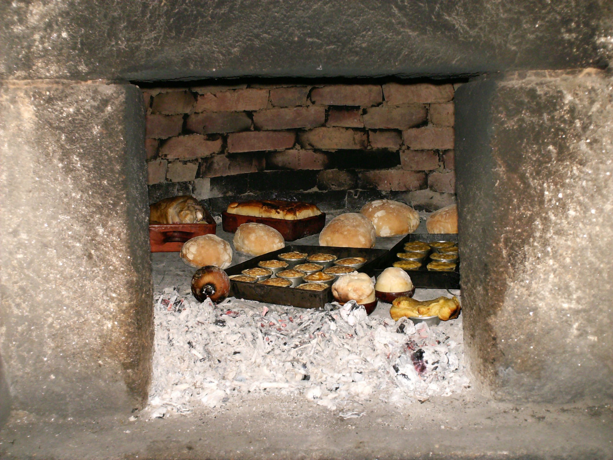 AINDA SE FAZ PÃO CASEIRO EM SENDIM INDA SE AMASSA AN SENDIN Muito se fala an turismo, mas la maior parte de…