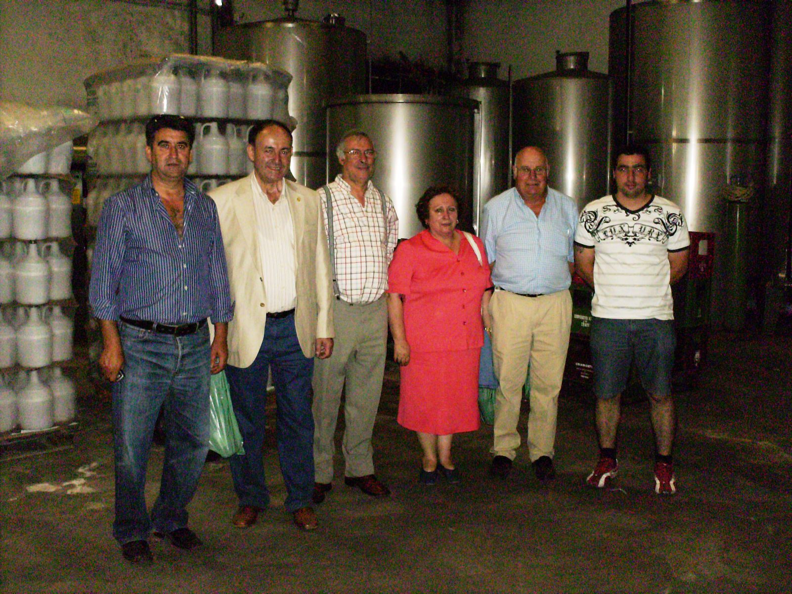 UM GRUPO DE ASTURIANOS VISITA A COOPERATIVA UN GRUPO DE STURIANOS BESITA LA COPRATIBA Un grupo de sturianos…