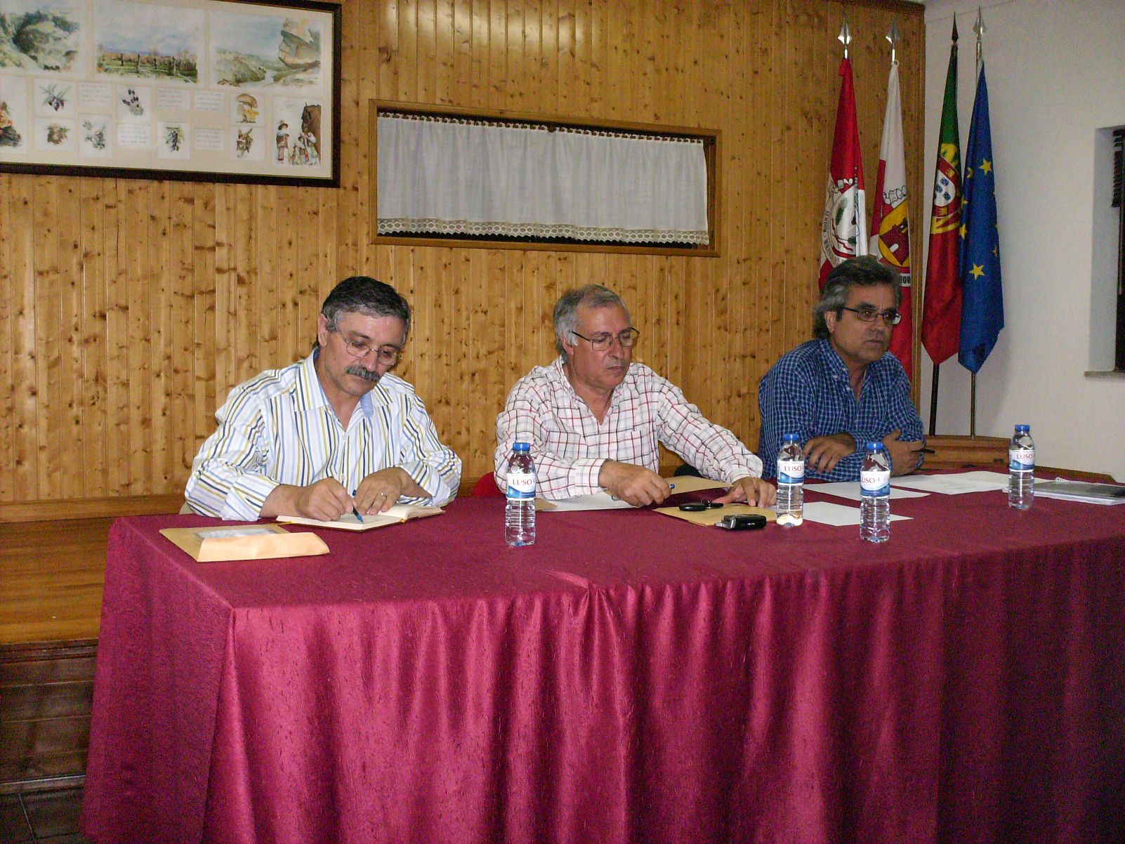 PALESTRA - LÍNGUA MIRANDESA PALHESTRA – LÉNGUA MIRANDESA Onte a la nuite fui la 3ª. Palhestra ourganizada por…