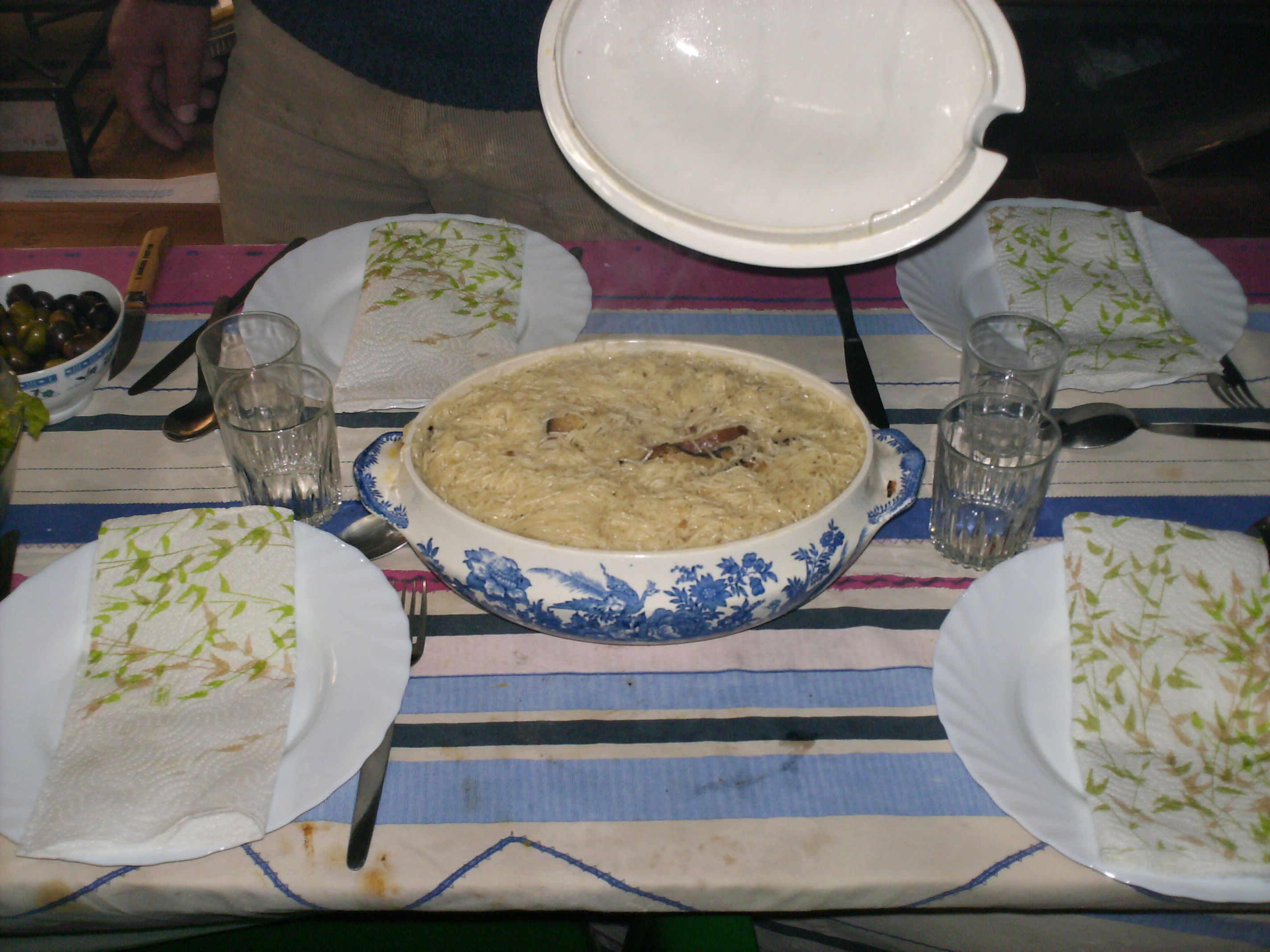 SOPAS DE TCHERRIÇ SOPAS DE “TCHERRIÇ” …las de l’almuorço nun lhebában “tcherriç” nin sangre… Las sopas de…