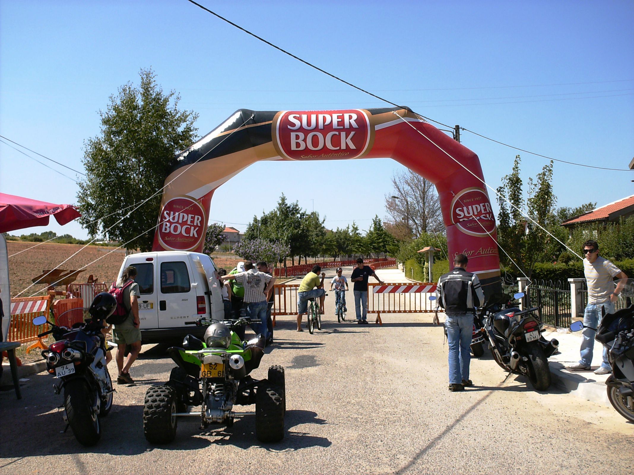O MOTO CLUBE ABUTRES DO DOURO L MOTO CLUBE ABUTROS DE L DOURO Ye l 10º. anho que fázen ua cuncentraçon de…