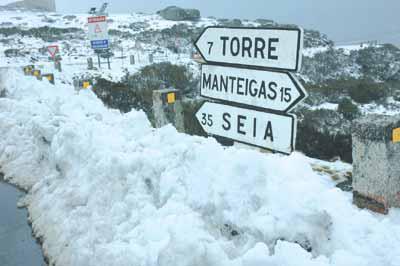 AMBORAS DE L DIE YÁ HAI NIEBE NUN YE AN SENDIN, MAS YÁ HAI NIEBE NA SIERRA DE LS STREILHA! ESTE INDA BAI A…