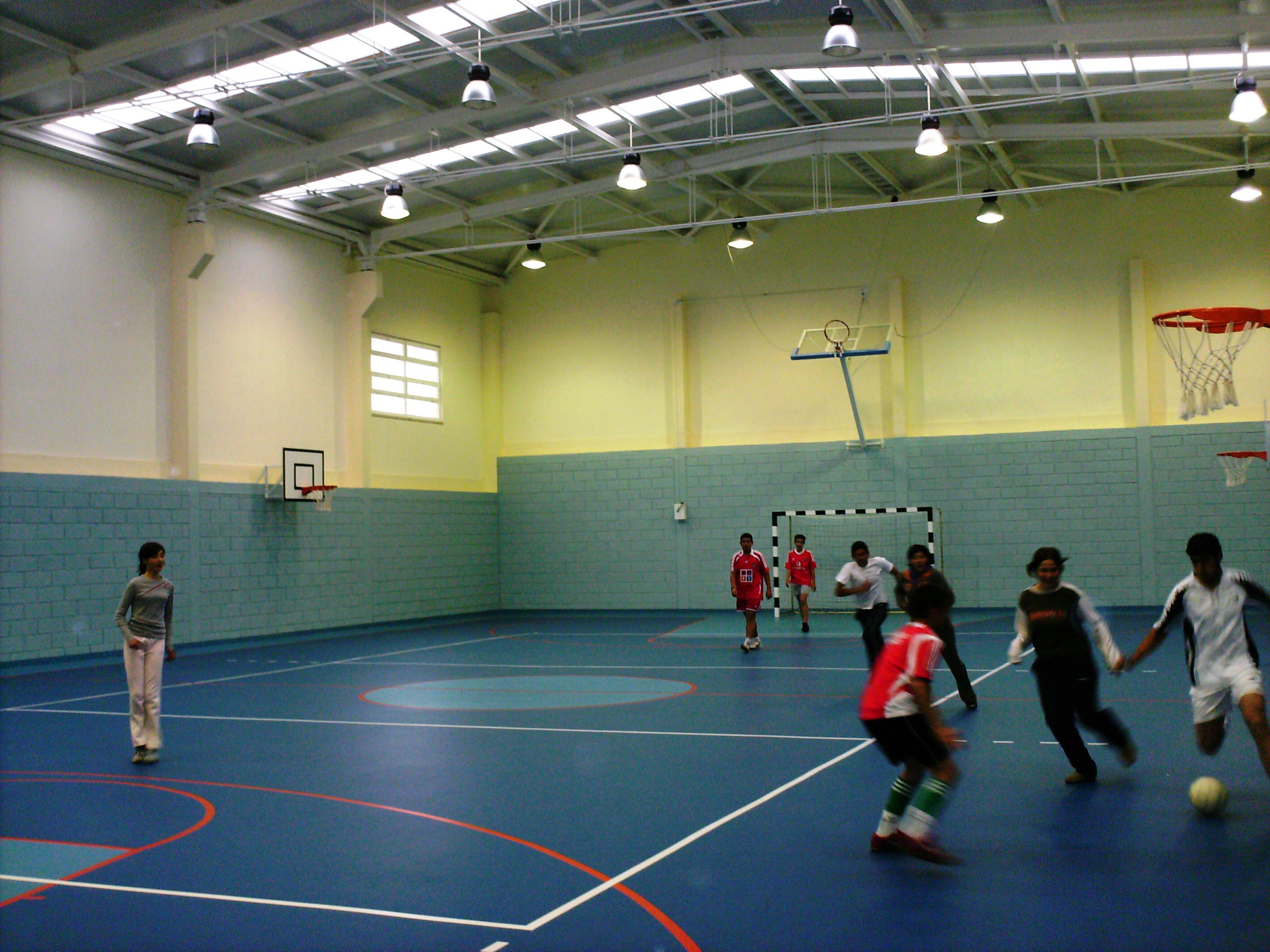 PAVILHÃO DESPORTIVO L PABELHON SPORTIBO Onte fui a ber l nuobo pabelhon sportibo cubierto de Sendin. Tenemos…