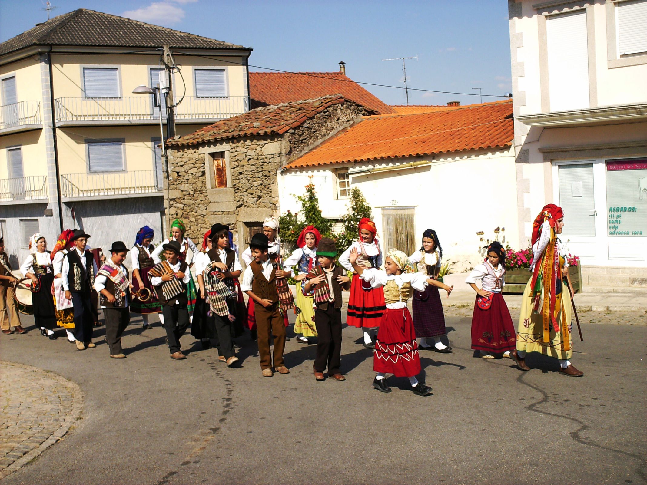 A ARTE DOS SAIOTES SENDINESES LA ARTE DE LS SAIOTES SENDINESES Stamos acerca de mais ua fiesta de Santa…