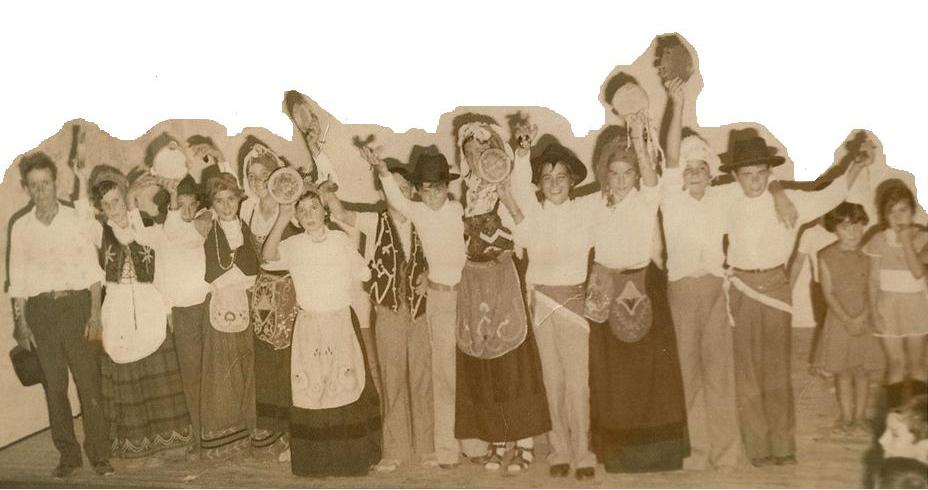 AMBORAS RANCHO INFANTIL DE SENDIM Uma das primeiras fotos do grupo Foi em 1977 que nasceu o actual rancho…