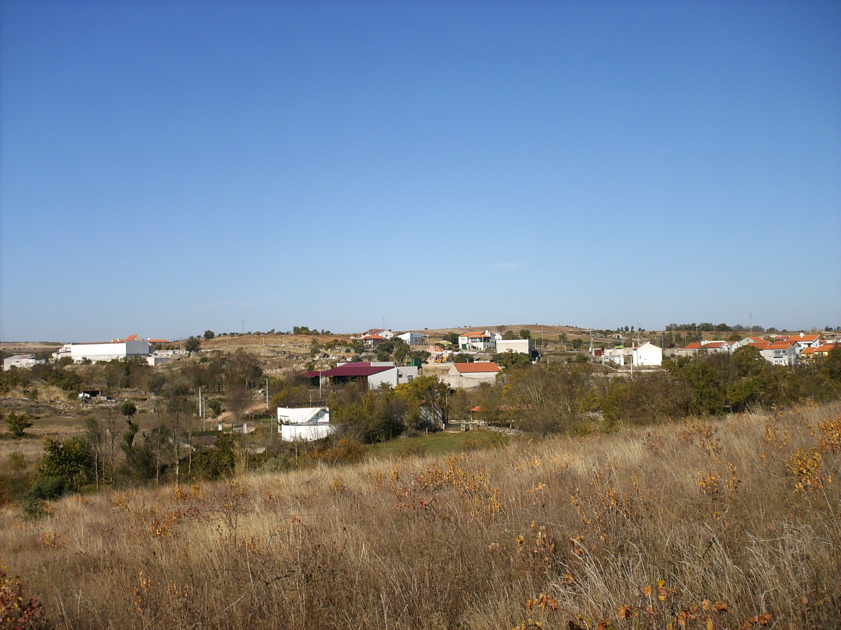 AMBORAS A-11 ZAMORA-QUINTANILHA La custruçon de la Outo-strada 11 antre Çamora i la frunteira cun Pertual…