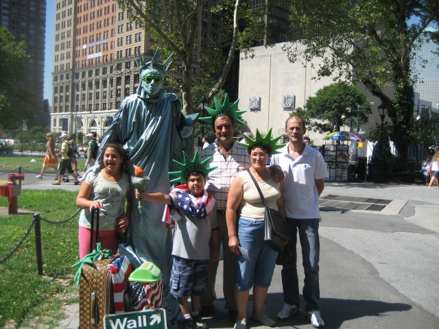 Quatro estatuas da Liberdade