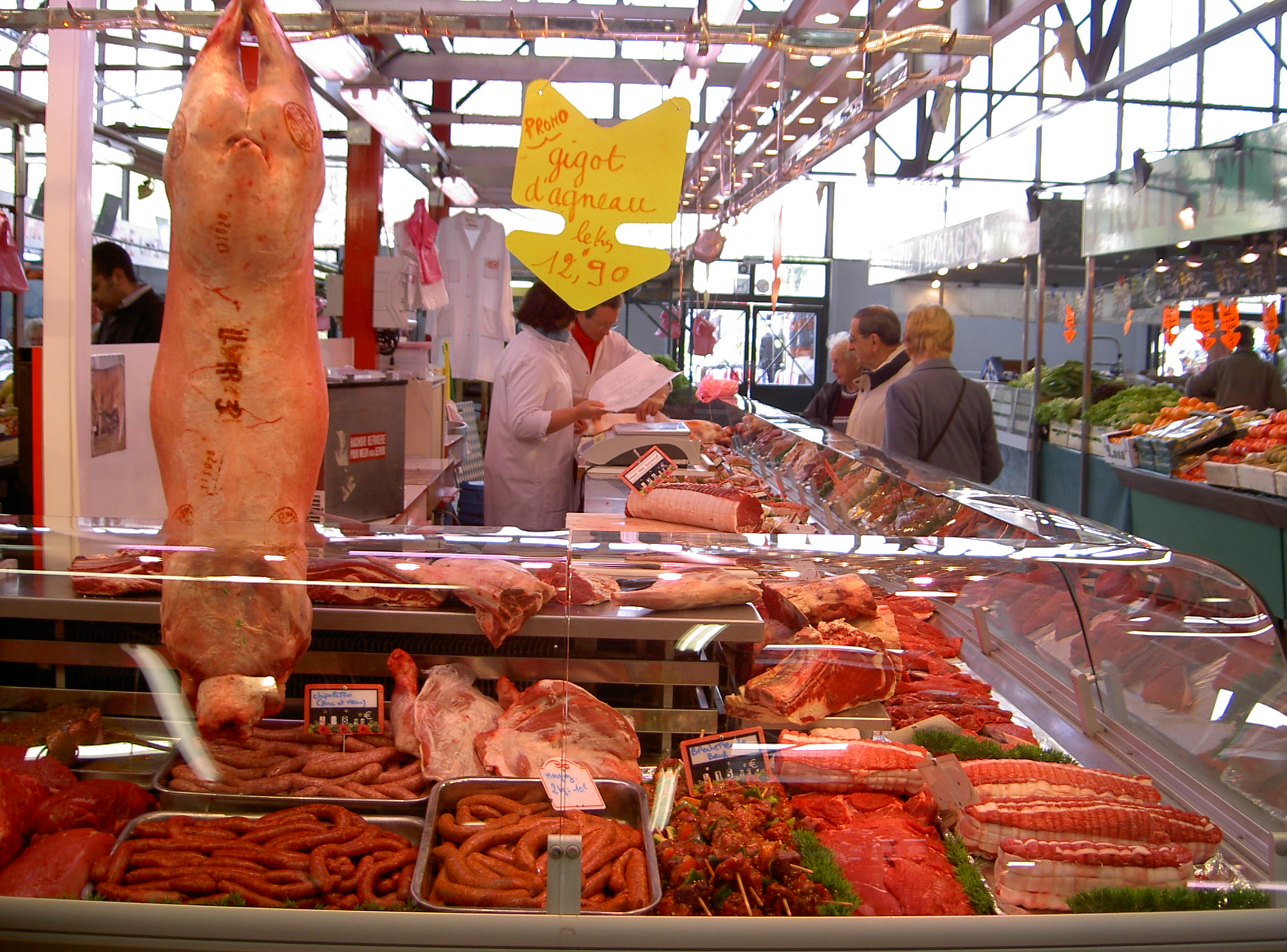 Hoje de manha, fomos ao marché de melun, a fazer as compras para a semana.