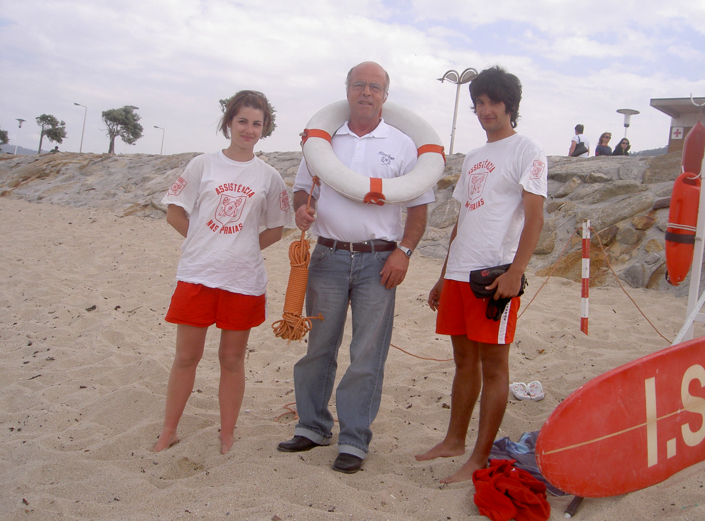 Na praia tive que ser salva vidas! Estes nao sabiao nadar !