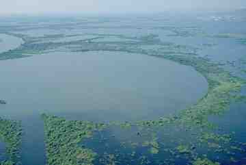 Pantanal - Terra de criação de gado no verão e alagadas no inverno- gado tem que ser transferido-Area igual…