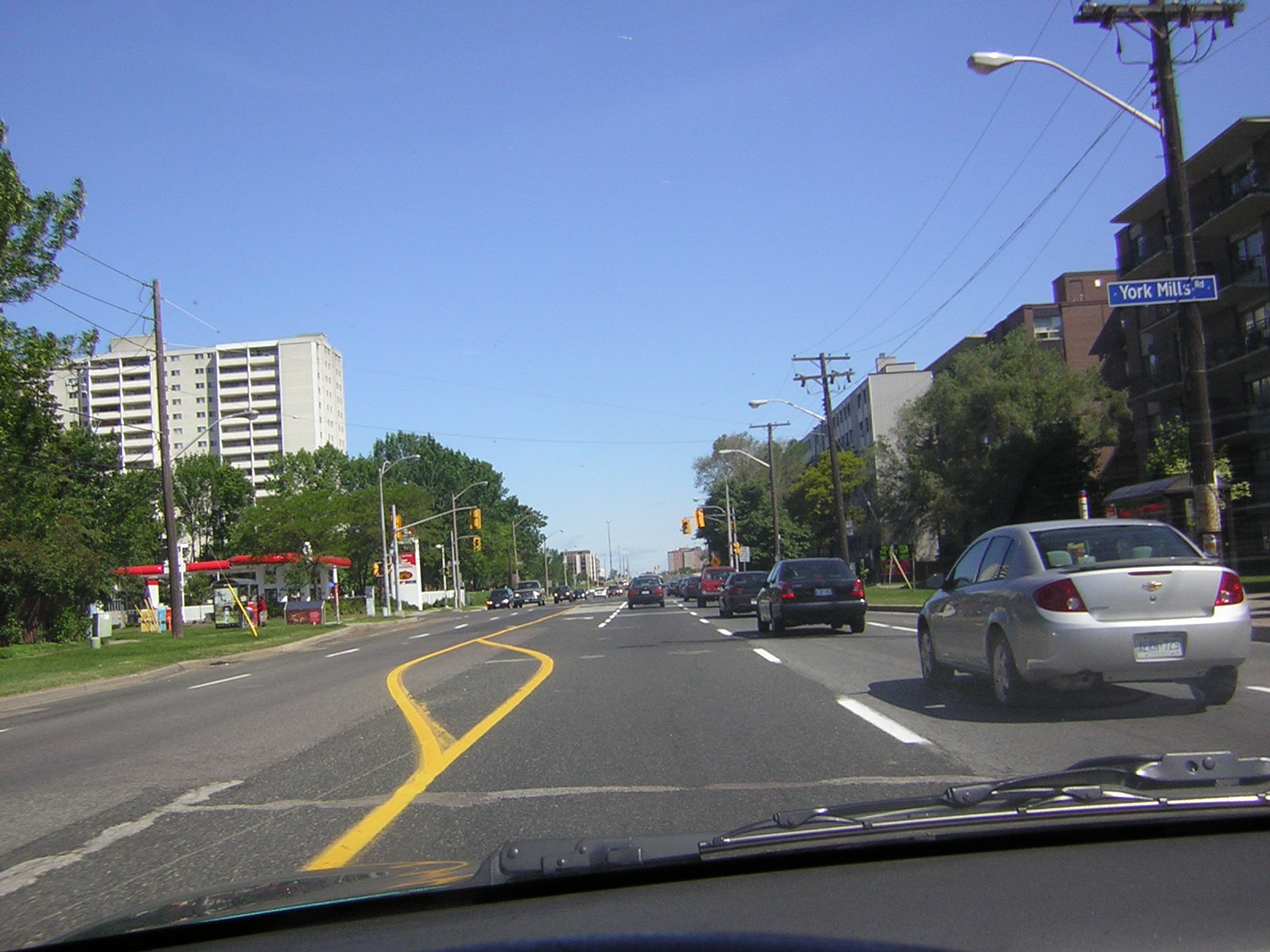nas horas de ponta nao se ve a estrada assim