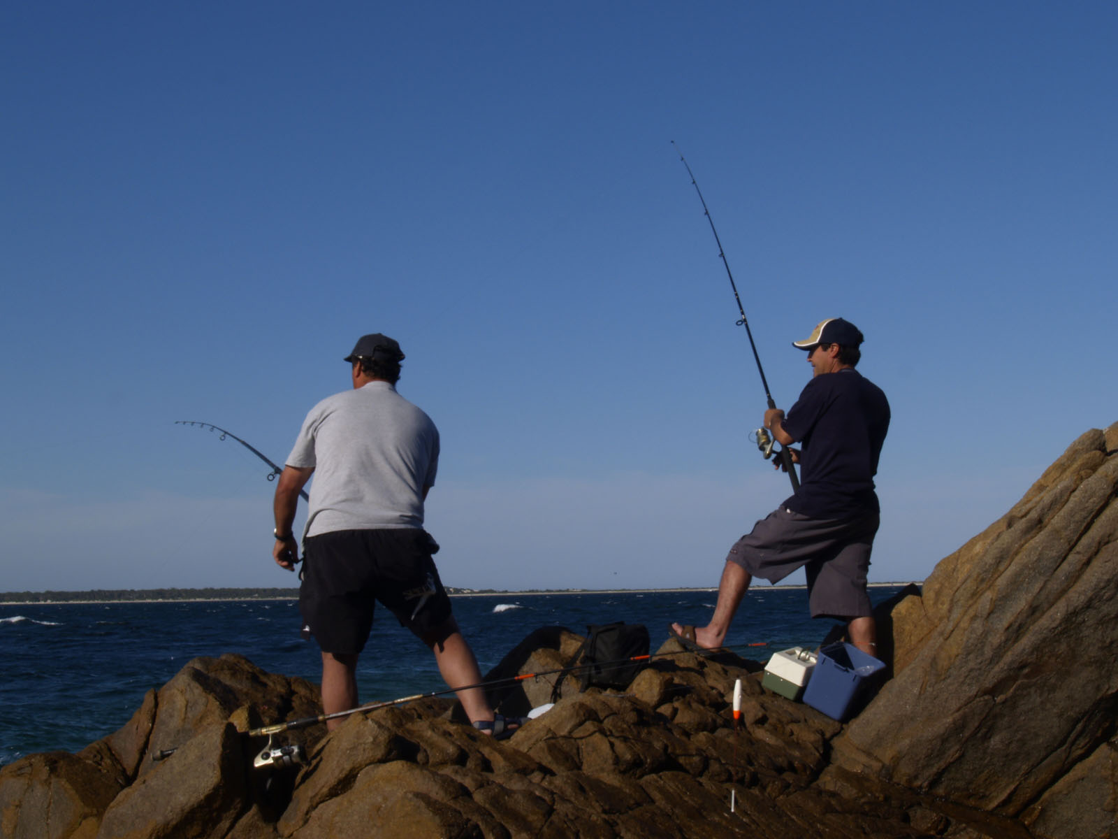 no tempo das ferias vai.se a pesca com os amigos