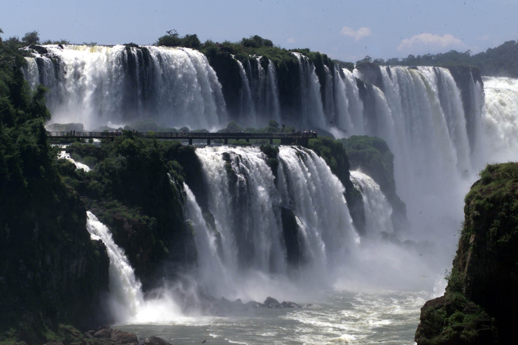 cataratas de agua umas das maiores do mundo