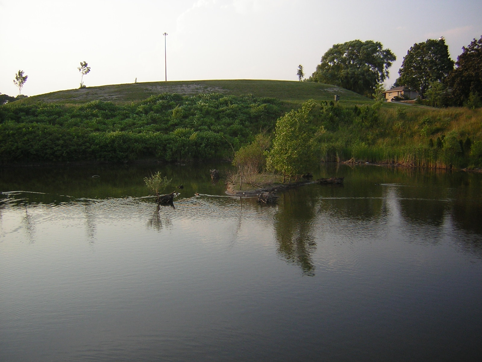 este lago é artefiçial dentro do parque