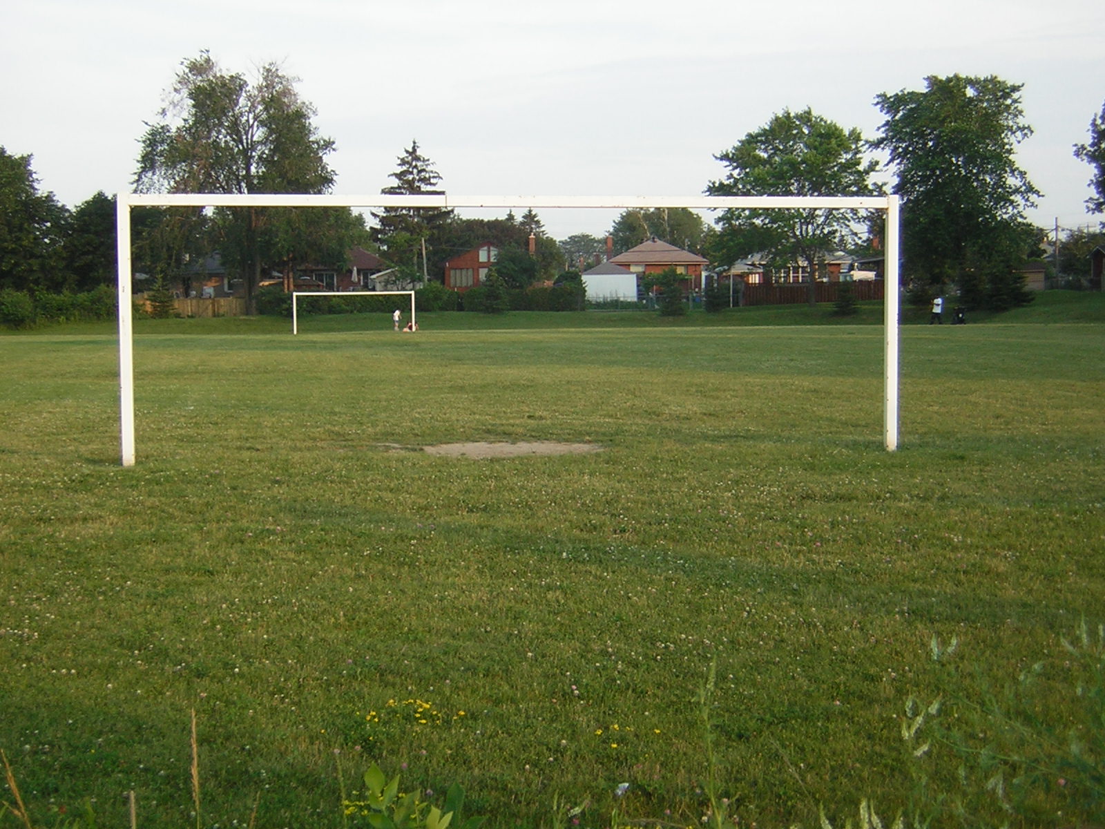 dentro do parque também a um campo de fotebol