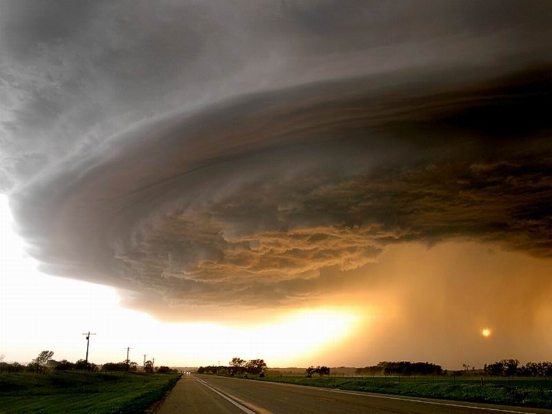 çiclones torneiros e tempestade tudo isso podem faser
