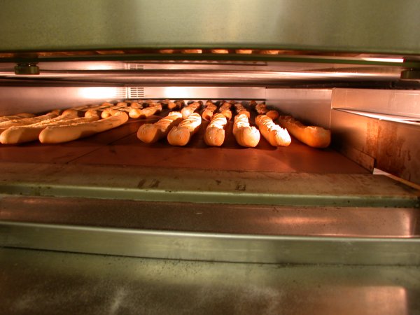 Um forno frances a cozer as baguettas !