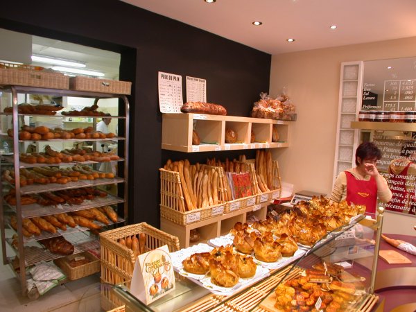 A frente disto tudo, ja me dava a fome! Amanha, vamos ver fazer as "baguettes" francesas.