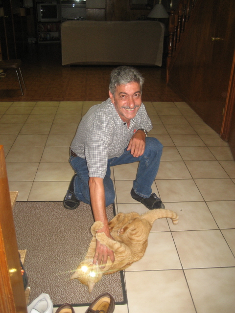 aniceto com o seu caogato de guarda!