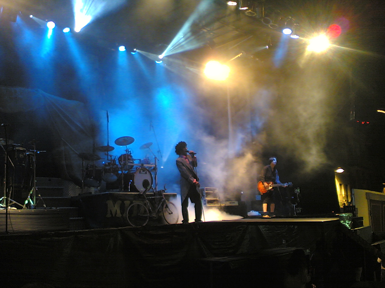 Cantar rock agrícola de fraque, nun ye para todos!