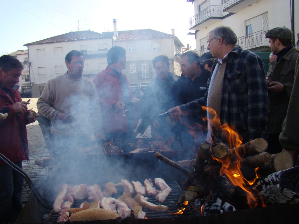 Apuis fui cortar, assar i comer até fartar!