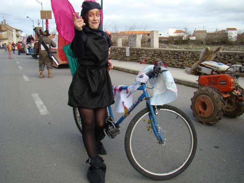 Ua paxarina de bicicleta...