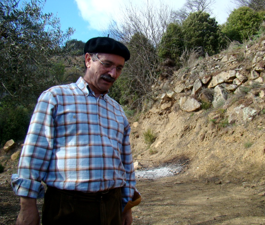 Andou caminos largos siempre a pensar an tan grande traduçon ambersada...