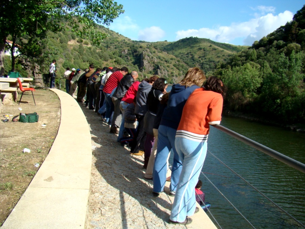 Apuis de l almuorço todos s'assomórun a la baranda...