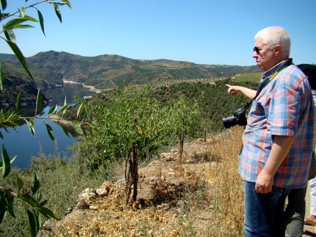 L menistro de las finanças passou dous dies an Sendin i claro, Forcaleiro, fui passaige oubrigatória...